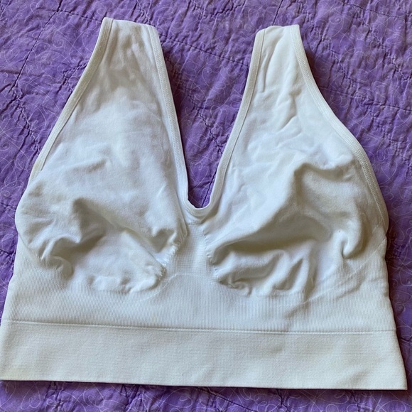 Rhonda Shear Other - NEW Cute white bralette. Nylon/spandex. Size M